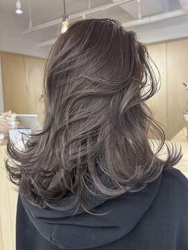 バベル アット フルリール 甲子園口(BABEL at fleurir) アッシュブラウンカラーのミディアムレイヤー