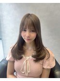 レイヤーカット×ベージュカラー