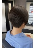 奥行きのあるショートスタイル