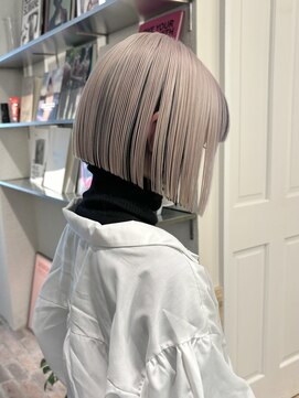 ザスリック 代官山(THE SLICK) ホワイトベージュ、ボブ