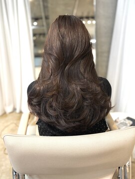 エインアンリー 明治神宮前(AIN.ANLY.) ゆるふわミディアムレイヤーヘーゼルブラウンモーブブラウン