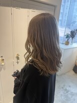 ルイス 宝塚(Luis)&nbsp;宮永ミルクティーグレージュ巻き髪セミロング