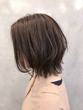 ナイン(9) ◆外ハネグレージュ