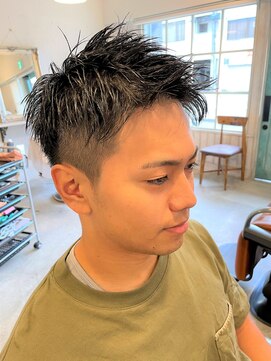 アンティコ(Antico) ツーブロックアップバング流行イケメン黒髪モテ髪フェード束感