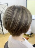 ショートボブ