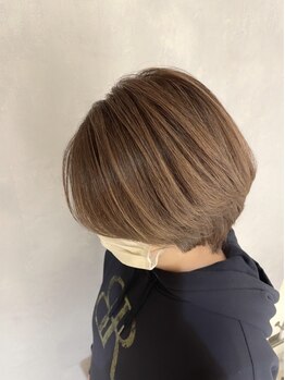 ヘアーアンドメイク ブロッサム 志木南口店(HAIR&MAKE Blossom)の写真/しっかりカバーも、脱白髪染めも、お客様一人一人のご希望や今後に合わせデザイン致します！