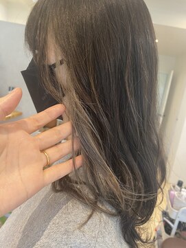 メレ(mele) カーキ×シルバー