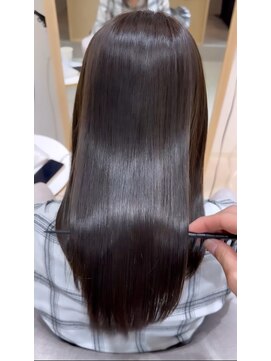 アム 表参道(am) 小顔薄めバンググレージュレイヤーロング前髪パーマ黒髪