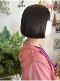 美シルエットパツっとボブ