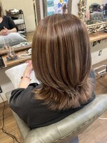 ベレッタ 枚方店(veretta.)&nbsp;白髪ぼかしハイライトcolor 山本綾香/くびれカット/ウルフカット