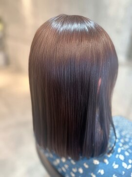 アイル(I'll) 【吹田南吹田】ダークベージュにピンクを添えて