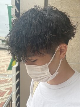 ウィル バイ ブラウン(Vir by Brown) 波巻きパーマ/縦落ちツイスパ/刈り上げショート