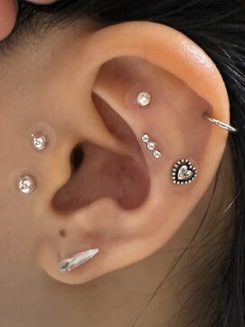 スリーズ(3’s) 耳つぼジュエリー