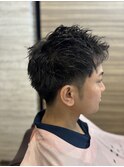 夏ピッタリ！ツーブロック刈り上げショートさわやかスタイル
