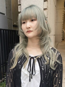 オリーブベージュ×ハッシュカット