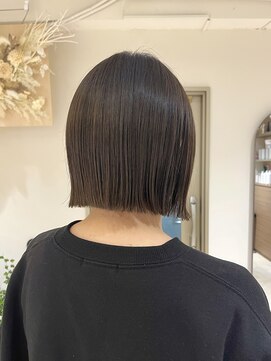 クーナバイトマト 横浜(Cuna by TOMTO) 【KANO】切りっぱなしボブ  外ハネボブ  横浜