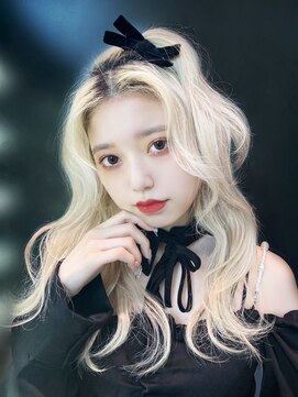 アルバム 銀座(ALBUM GINZA) ロングブロンドブリーチハイトーン顔周りレイヤー_F21260