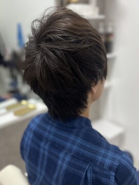 アミカ(Amica) 白髪ぼかし×束感ショート