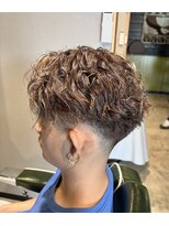 バーバープレイス チクシ(BARBER PLACE chikushi)&nbsp;ツーブロックミドル（ツイストスパイラル）