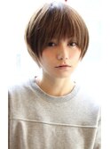 黒髪でも可愛く決まるコンパクトショート