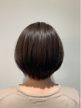 キー(KEY) 丸みショートボブ