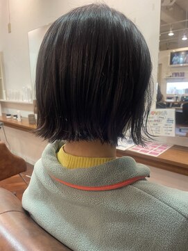 エアーフィール 千里丘店(airfeel) 切りっぱなしミニボブ