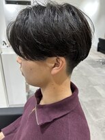 ヒュイル バイ ニアウ(Hwyl by Niau)&nbsp;メンズマッシュセンターパートスパイラルパーマニュアンスパーマ