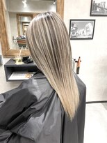 サニー 渋谷(SUNNY)&nbsp;バレイヤージュ、ハイライト、レイヤーロング、グレーベージュ