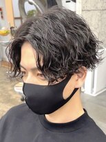 レタッチバイフィフス(RETOUCH by fifth)&nbsp;波巻きスパイラルパーマツーブロックツイストパーマメンズヘア