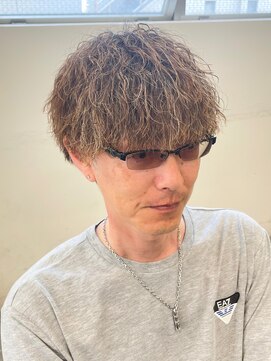 バース バイ ハピネス(BIRTH by happiness) 縦落ちツイストスパイラルパーマ　ツイスパ　メンズパーマ