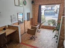 陽の差し込む落ち着いた店内/丁寧なカウンセリングが◎[白髪染め