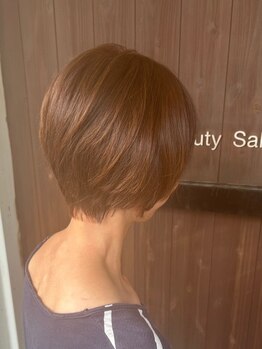 スウィープヘア(Sweep Hair)の写真/【カット＋カラー¥9000】トレンドの白髪ぼかし対応*艶やかで上品に仕上がる!トリートメントセットもお得◎