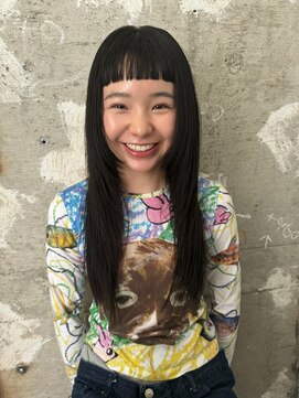 シータ(sheta) 【sheta三畑】小顔オン眉黒髪ネビージュ姫カットレイヤー