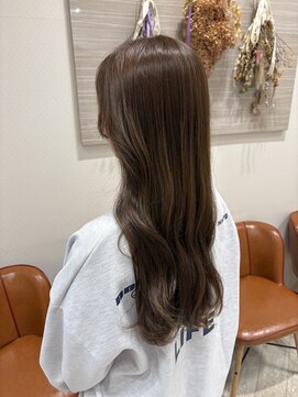 ゼル イオンタウン名西(ZELE) 明るめアッシュベージュカラー