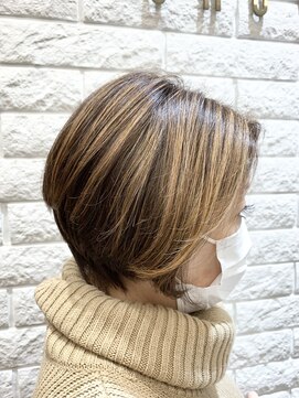 シュヴー 築地(CHEVEUX) ショート+明るい白髪染め（白髪ぼかし）