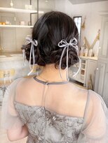 ユヌ(Une) 結婚式参列お呼ばれヘアセットツイン団子ヘアアレンジヘアメイク