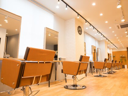 アグ ヘアー ジュエン 三島駅前店(Agu hair juen)の写真