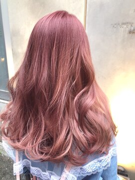 リゼル ユア 渋谷(RISEL YUA) ハイトーンピンクのガーリーロング