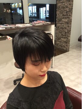 スリービープラス(3beplus) 黒髪艶ショート