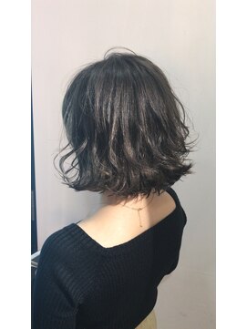ユーフォリア 新宿通り(Euphoria) 【Euphoria】黒髪暗髪グレージュ小顔前下がり切りっぱなしボブ☆