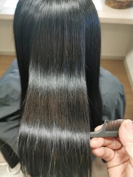 ドゥージングヘアースクラッチ(Dozing Hair Scratch) 艶髪ロングヘア