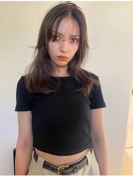 ホテリー(Hotely) ブリーチなしカラー20代セミロングレイヤー代官山