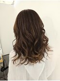 ローレイヤー×明るめグレージュカラー