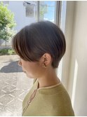 マッシュショート　センターパート　前髪なし