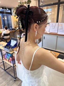 シフト(SHEEFT) ヘアアレンジ結婚式お呼ばれ二次会三つ編みお団子