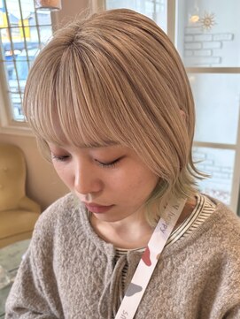 ユイバイラドンナ(Huit by LADONNA) ミニウルフ/デジタルパーマ/フェザーパーマ/チェリーブラウン