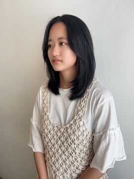 クイ(quii) ミディアムでも可愛い！ひし形レイヤー