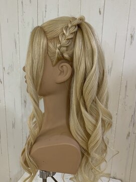 アイビス(AIBIZ) 【推し活カタログ】編み上げハーフツイン