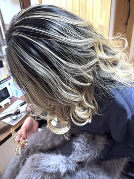 ブレイズヘアー(BLAZEhair) 【筋感バツグン】ホワイトブロンドバレイヤージュ×ブリーチ2回