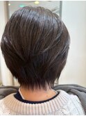 柔らかい襟足の束感ショート